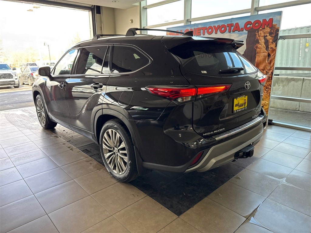 2022 Toyota Highlander Platinum