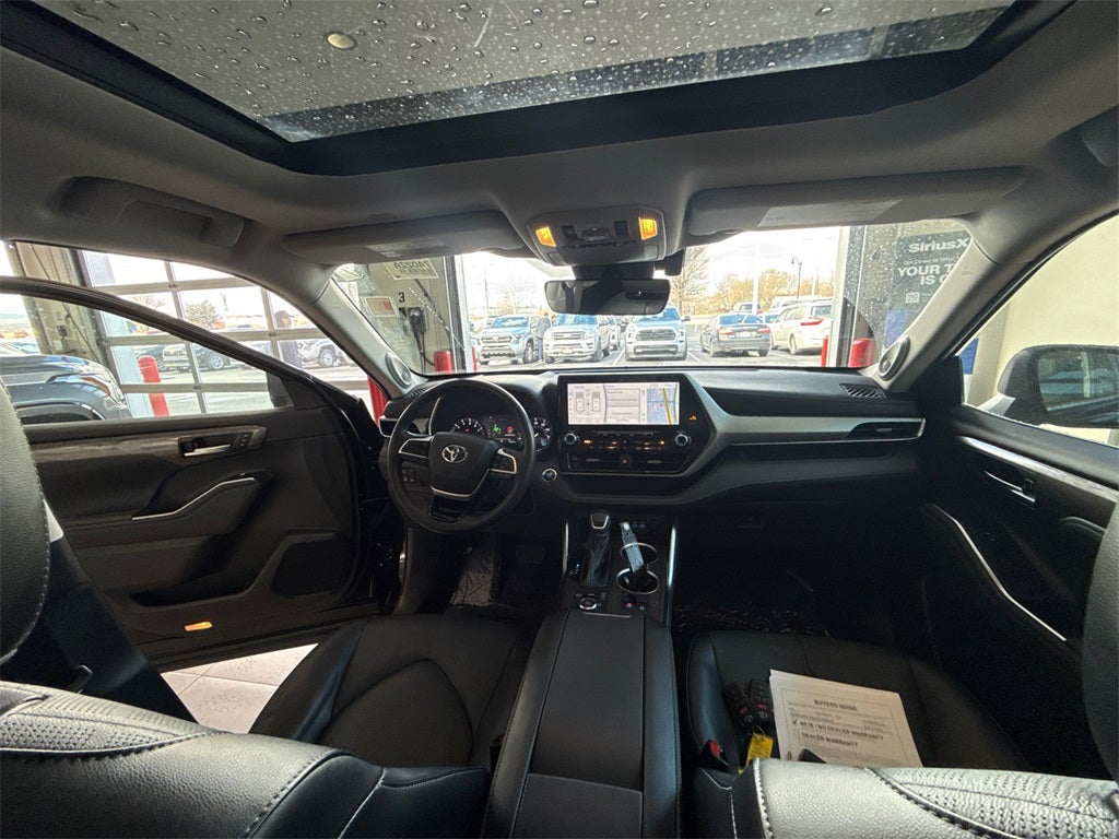 2022 Toyota Highlander Platinum