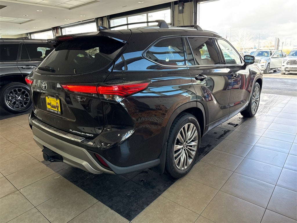 2022 Toyota Highlander Platinum