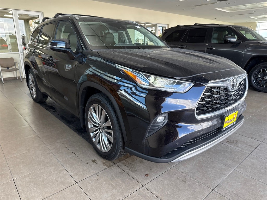 2022 Toyota Highlander Platinum