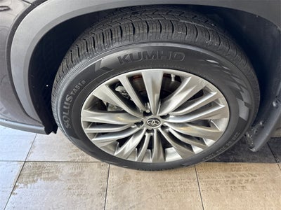 2022 Toyota Highlander Platinum