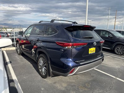 2022 Toyota Highlander Platinum