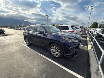 2022 Toyota Highlander Platinum