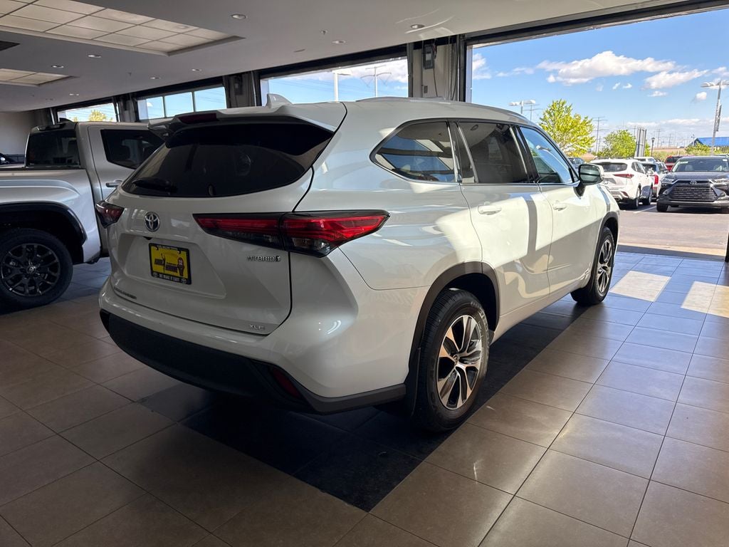 2022 Toyota Highlander Hybrid XLE