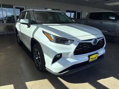 2022 Toyota Highlander Hybrid XLE