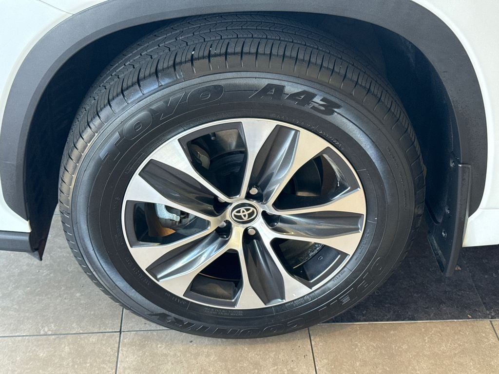 2022 Toyota Highlander Hybrid XLE