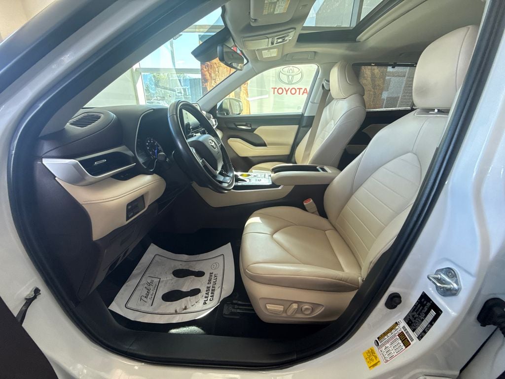 2022 Toyota Highlander Hybrid XLE