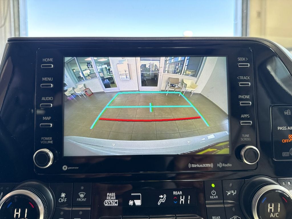2022 Toyota Highlander Hybrid XLE