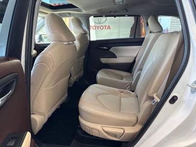 2022 Toyota Highlander Hybrid XLE