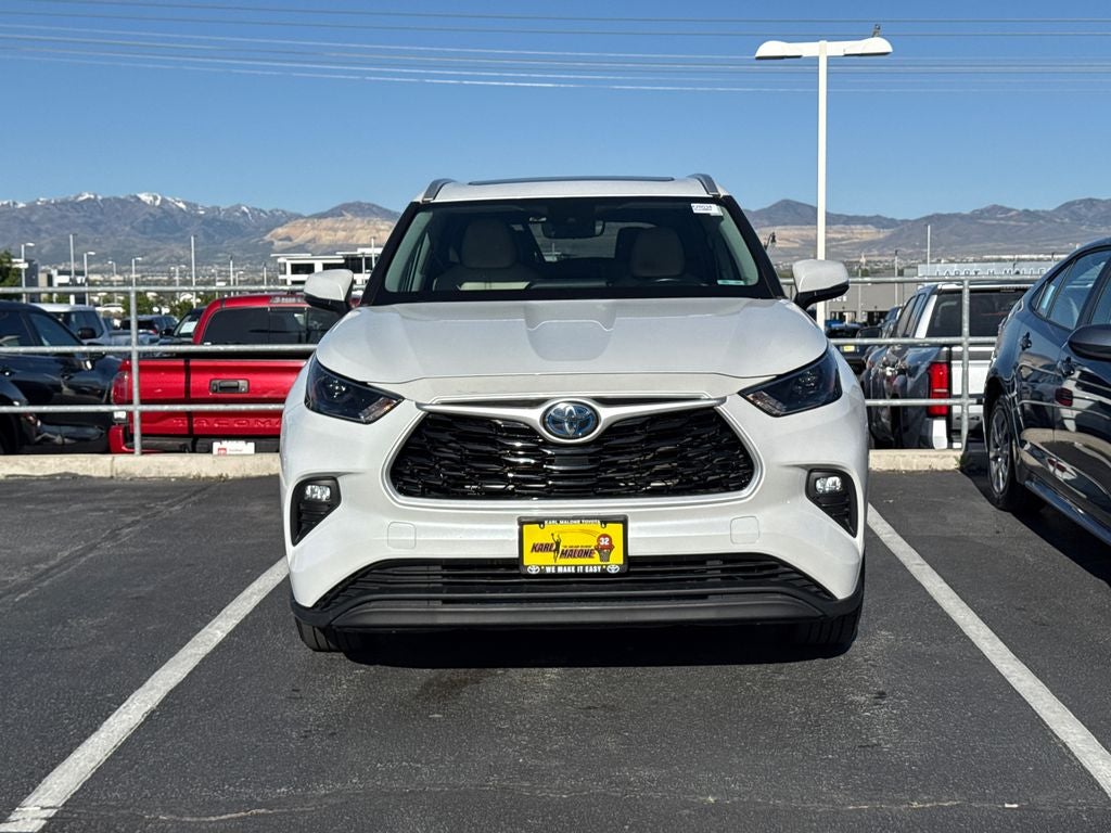 2022 Toyota Highlander Hybrid XLE