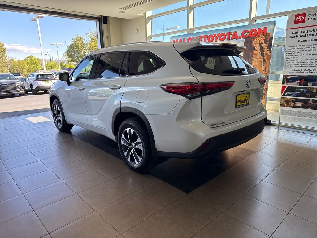 2022 Toyota Highlander Hybrid XLE