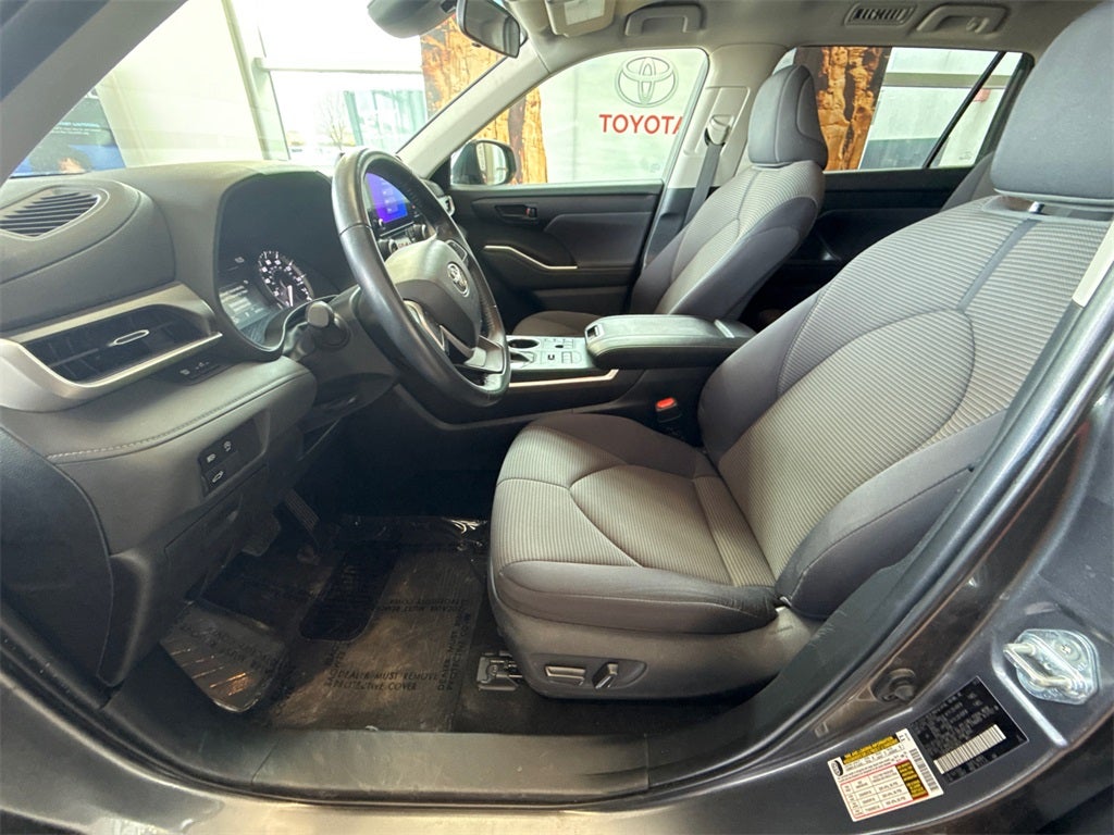 2024 Toyota Highlander LE