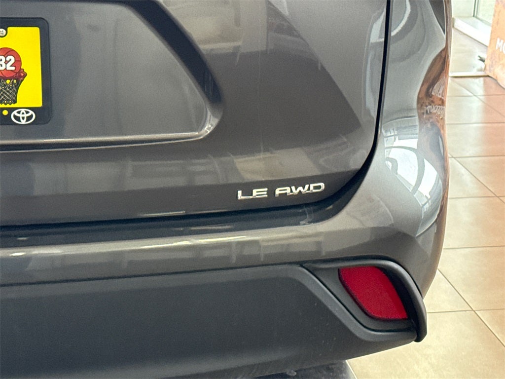 2024 Toyota Highlander LE