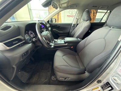 2024 Toyota Highlander LE