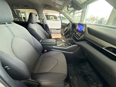 2024 Toyota Highlander LE