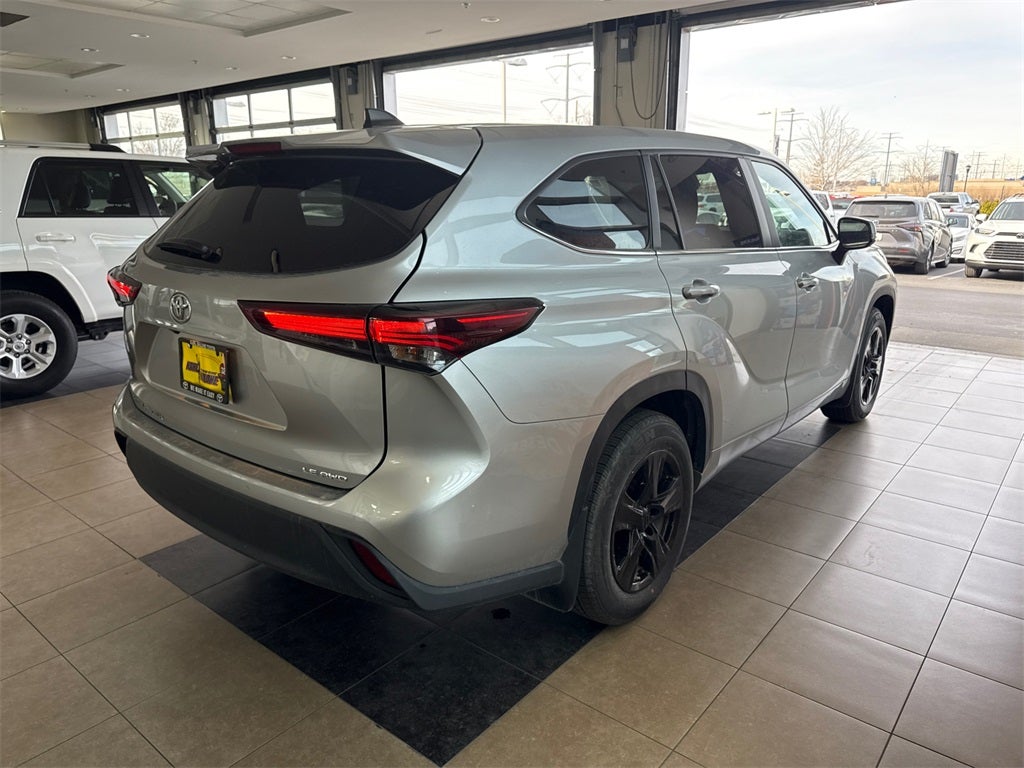 2024 Toyota Highlander LE