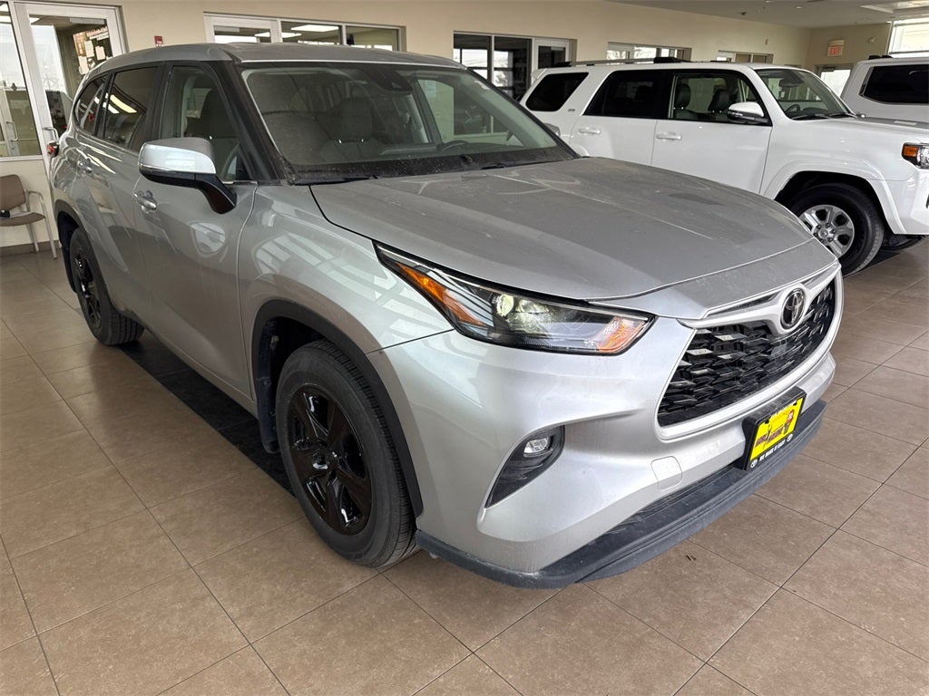 2024 Toyota Highlander LE