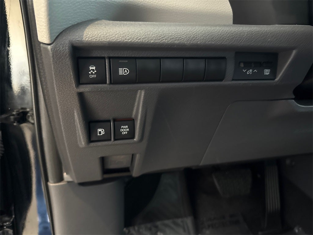 2024 Toyota Sienna LE 8 Passenger