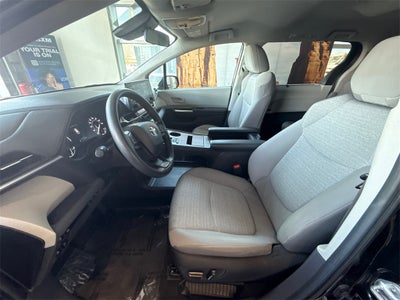 2024 Toyota Sienna LE 8 Passenger