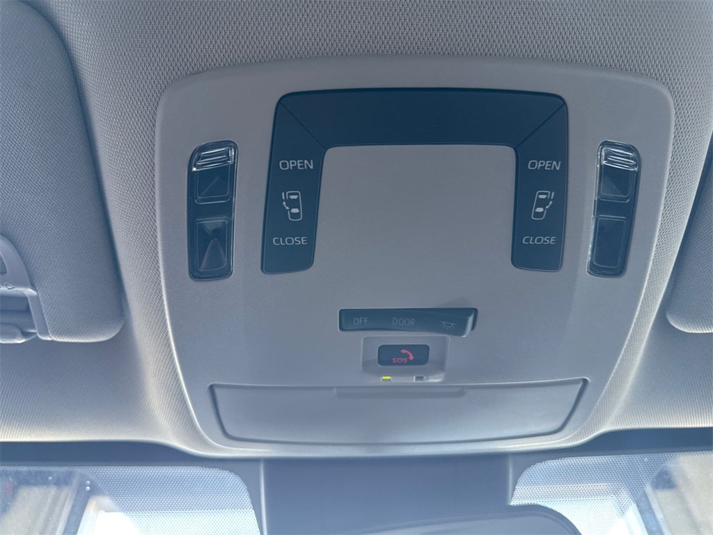 2024 Toyota Sienna LE 8 Passenger