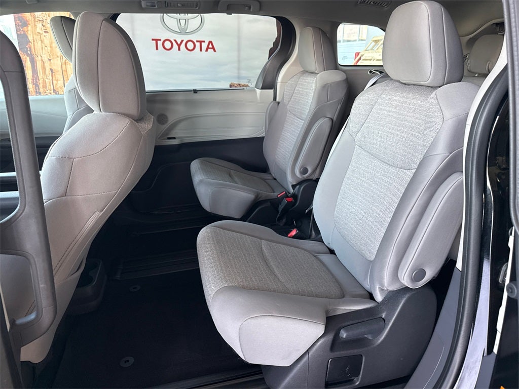 2024 Toyota Sienna LE 8 Passenger