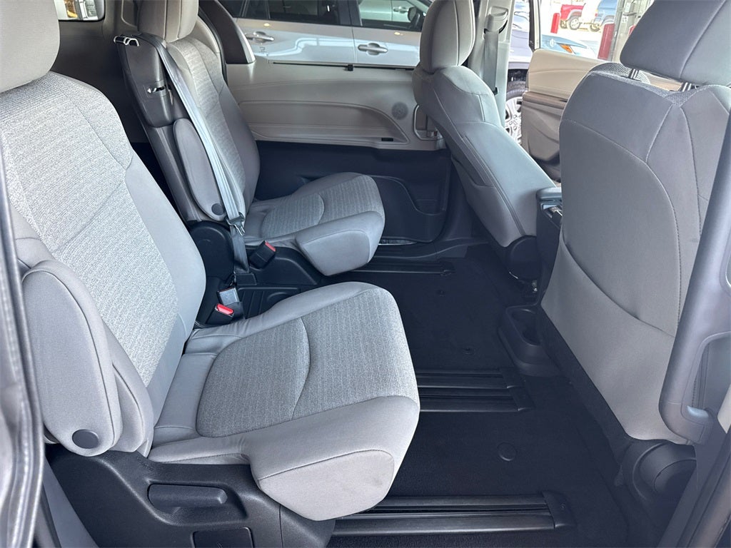 2024 Toyota Sienna LE 8 Passenger