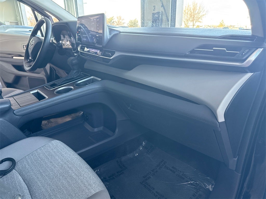 2024 Toyota Sienna LE 8 Passenger