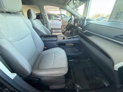 2024 Toyota Sienna LE 8 Passenger
