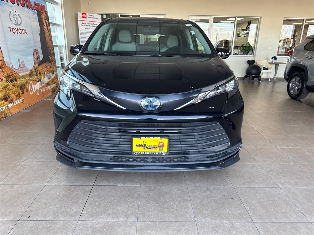 2024 Toyota Sienna LE 8 Passenger