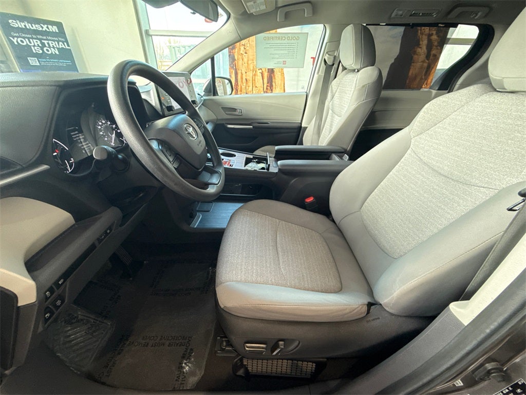 2024 Toyota Sienna LE 8 Passenger