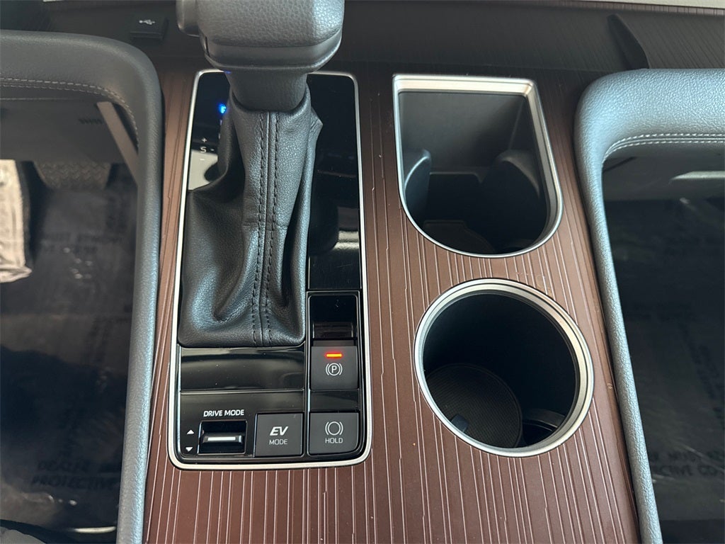 2024 Toyota Sienna LE 8 Passenger