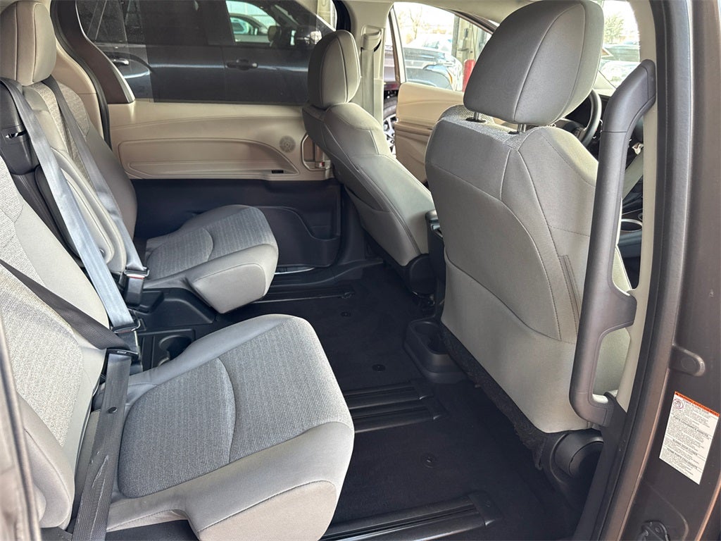 2024 Toyota Sienna LE 8 Passenger