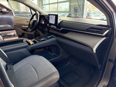 2024 Toyota Sienna LE 8 Passenger