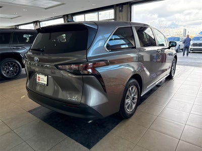 2024 Toyota Sienna LE 8 Passenger