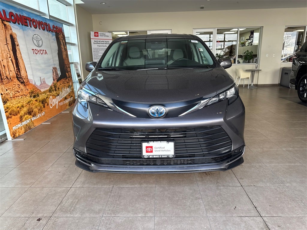 2024 Toyota Sienna LE 8 Passenger