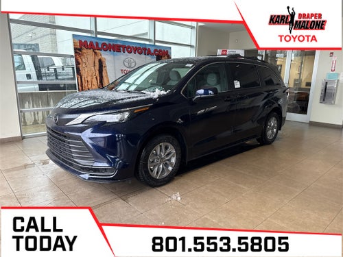 2026 Toyota Sienna LE 8 Passenger