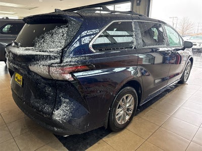 2026 Toyota Sienna LE 8 Passenger