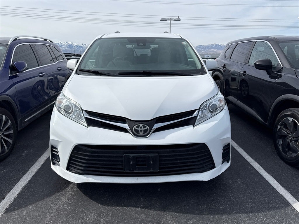 2018 Toyota Sienna LE