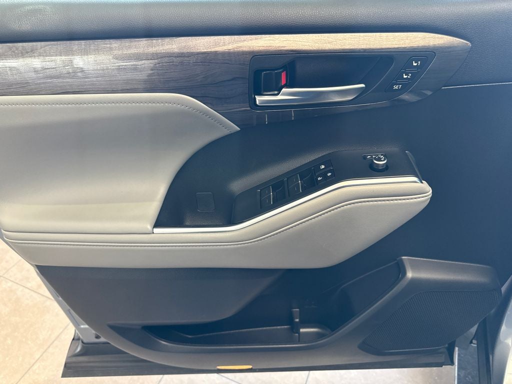 2023 Toyota Highlander Hybrid Limited