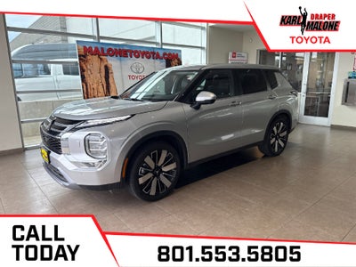 2025 Mitsubishi Outlander Base