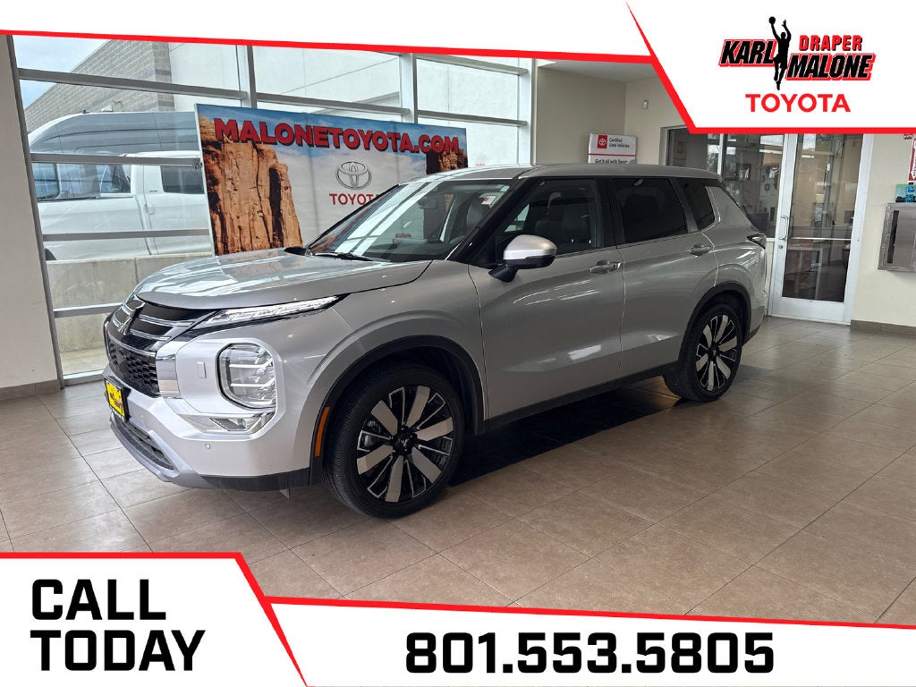 2025 Mitsubishi Outlander Base
