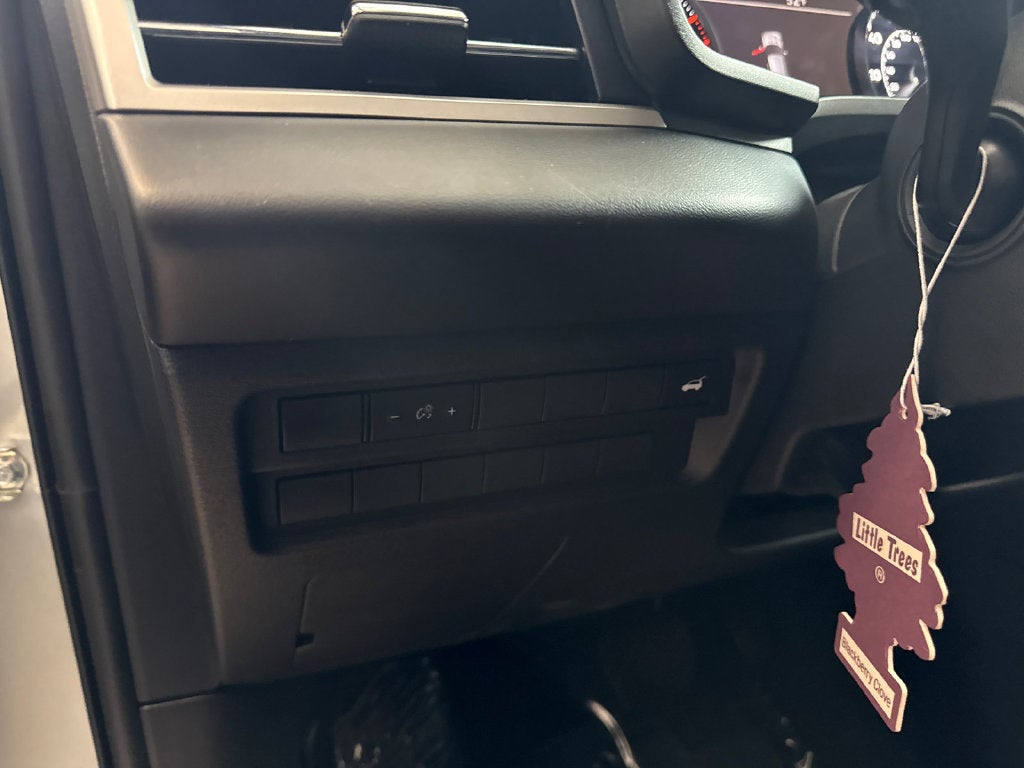 2025 Mitsubishi Outlander Base