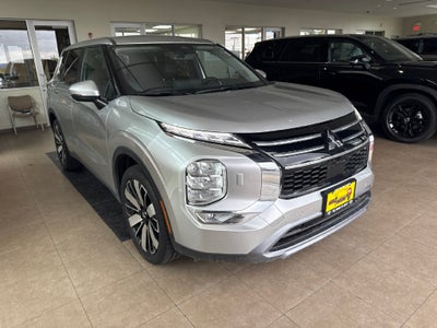 2025 Mitsubishi Outlander Base