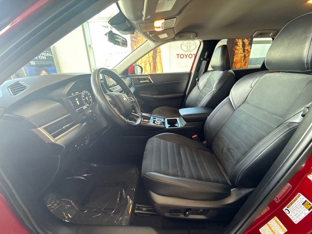 2025 Mitsubishi Outlander PHEV SE