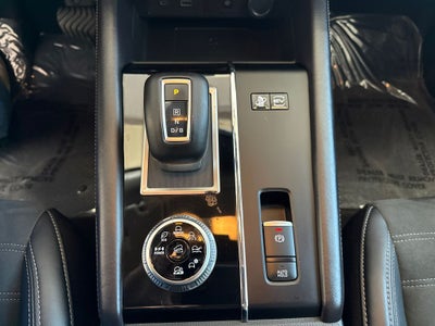 2025 Mitsubishi Outlander PHEV SE