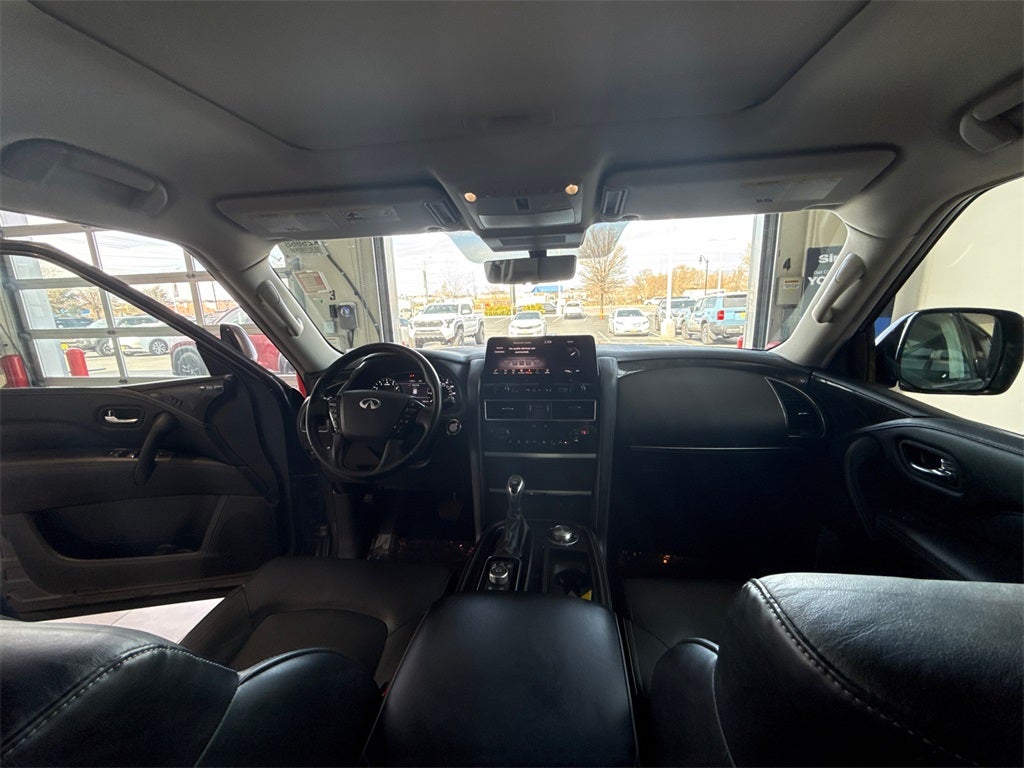 2024 INFINITI QX80 LUXE