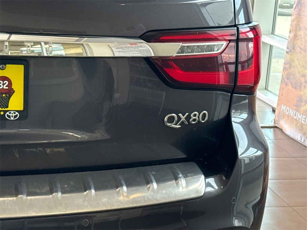 2024 INFINITI QX80 LUXE