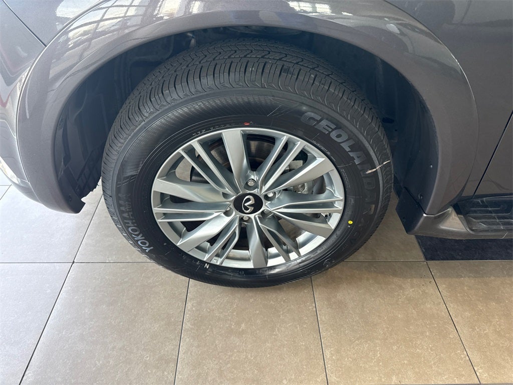 2024 INFINITI QX80 LUXE