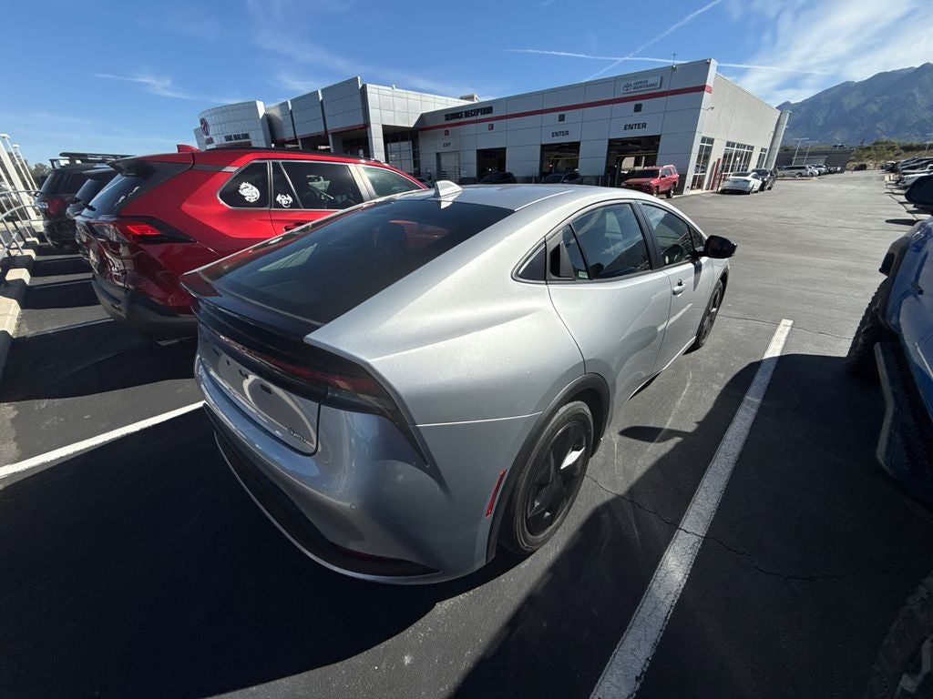2025 Toyota Prius LE