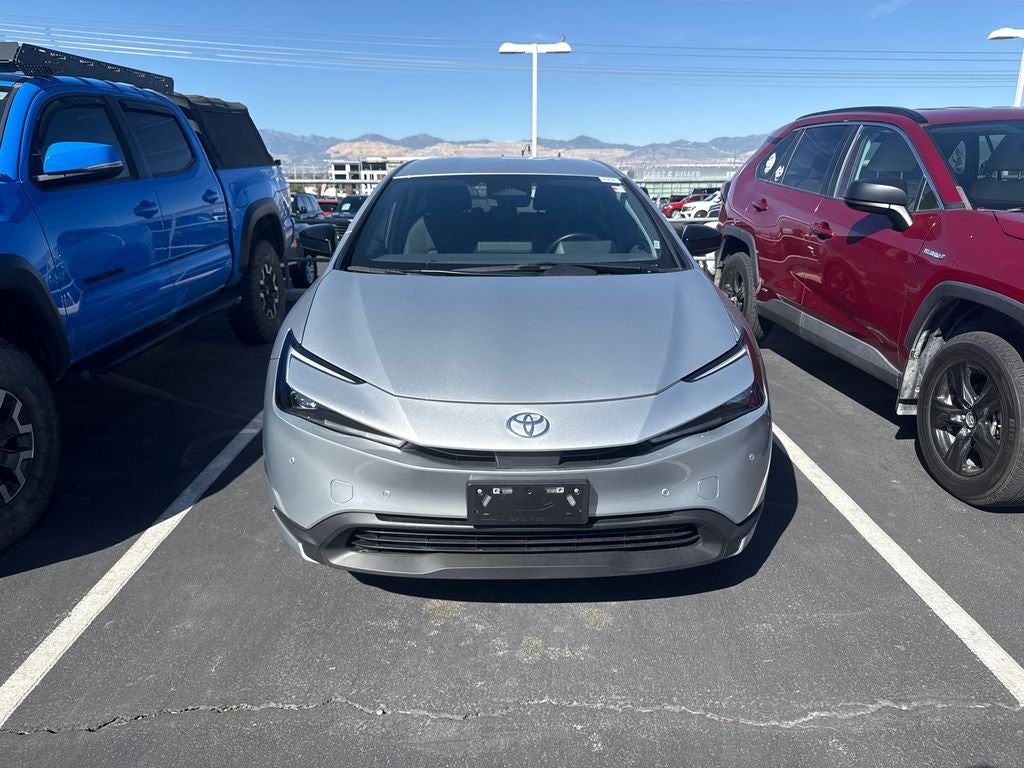 2025 Toyota Prius LE